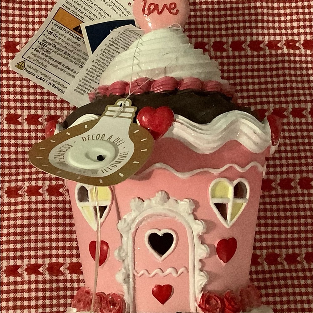 Valentines Heart LOve Light Up Sugared Chocolate CUPCAKE GINGERBREAD House New